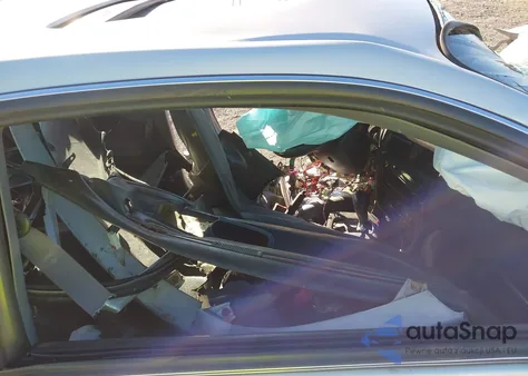 2001 Toyota Camry Solara Sle V6 z USA, uszkodzony, nr VIN 2T1CF28P01C532171